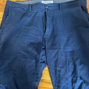 Amazon Essentials Men's Dark Blue Chinos